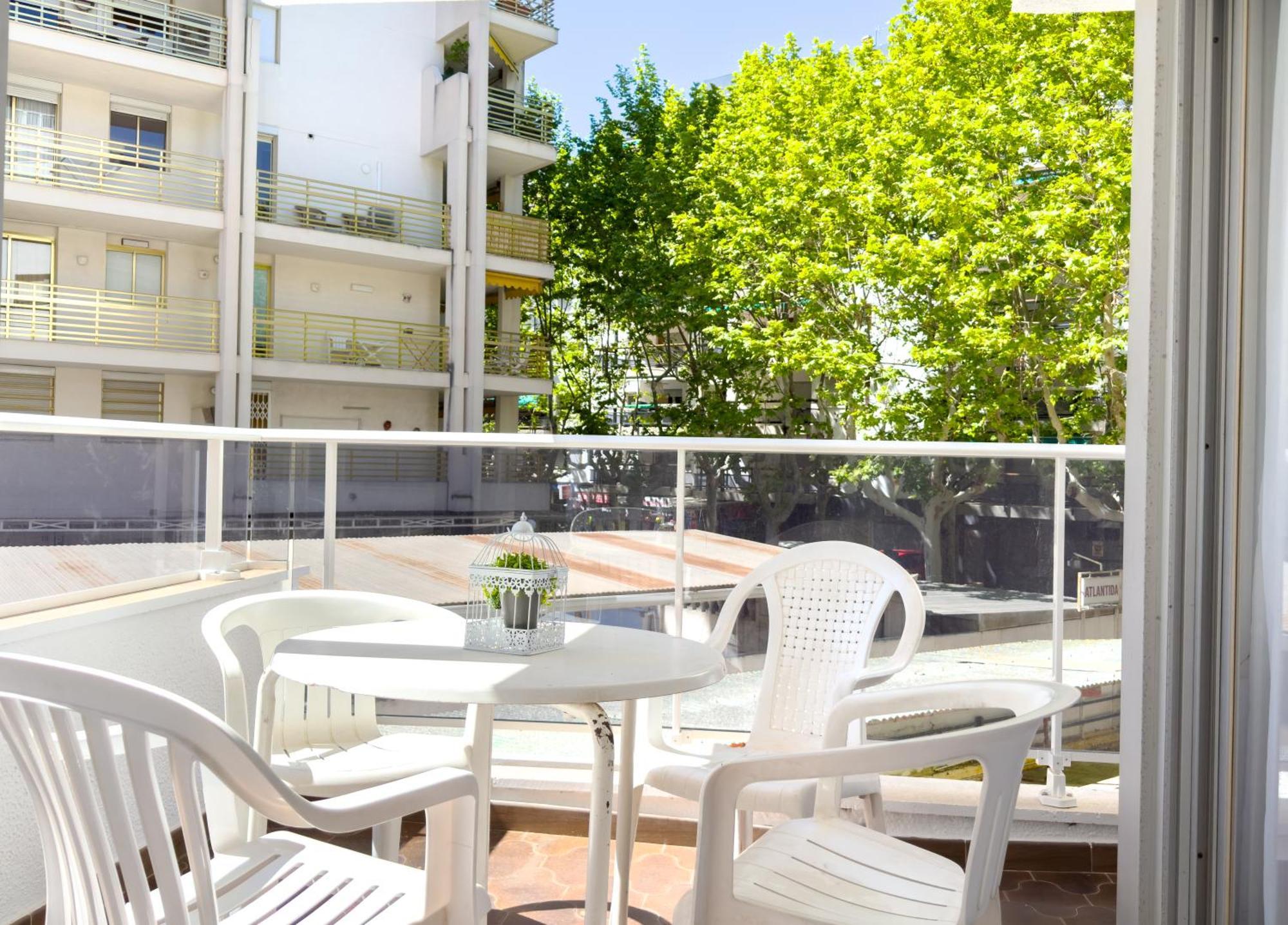 Rentalmar Atlantida Apartamentos Salou Exterior photo