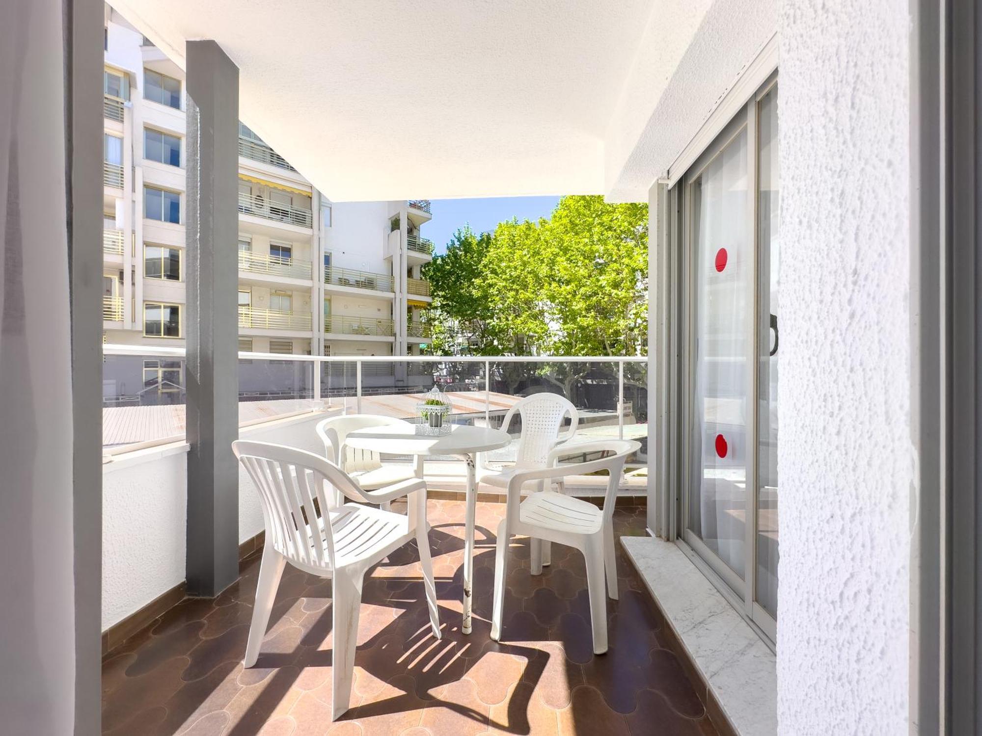 Rentalmar Atlantida Apartamentos Salou Exterior photo